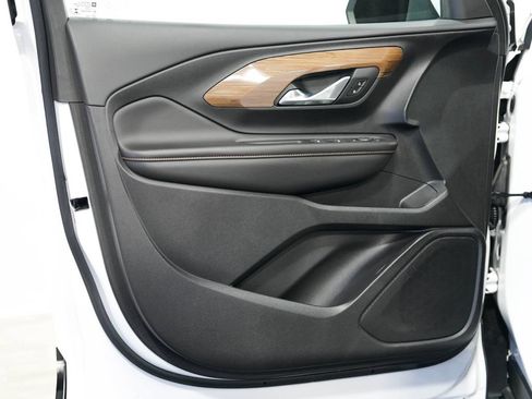 Used 2020 GMC Terrain SLE w/ LPO, Floor Liner Package AWD/4WD image 11