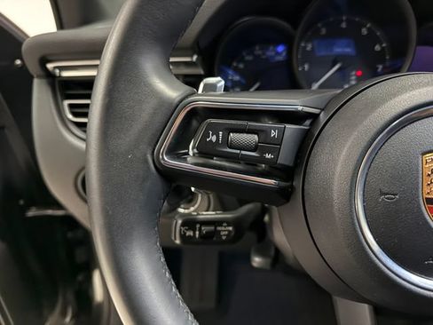 Certified 2026 Porsche Macan AWD/4WD image 19