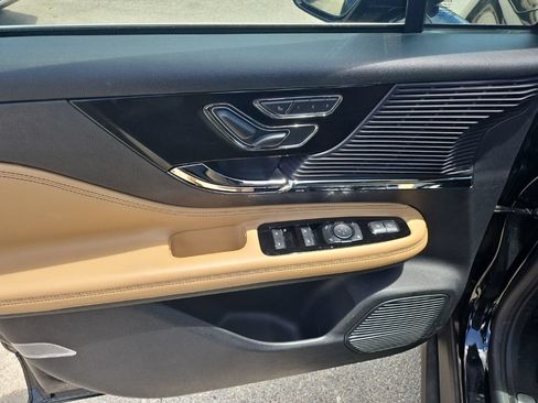 Used 2022 Lincoln Corsair Reserve FWD image 18