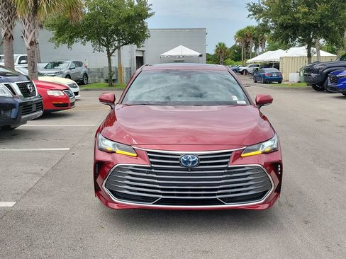 Used 2019 Toyota Avalon Limited w/ Advanced Safety Package FWD image 2