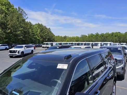 Used 2025 GMC Yukon XL Elevation w/ Elevation Premium Package RWD image 2