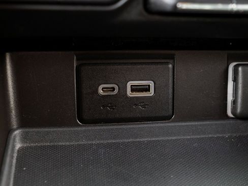 Used 2021 Chevrolet Suburban Z71 w/ Z71 Off-Road Package image 20