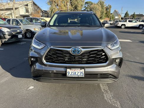 Used 2023 Toyota Highlander Limited image 6
