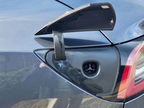 Used 2018 Tesla Model 3 Long Range image 30