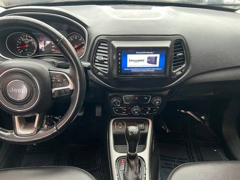 Used 2019 Jeep Compass Latitude w/ Popular Equipment Group FWD image 29