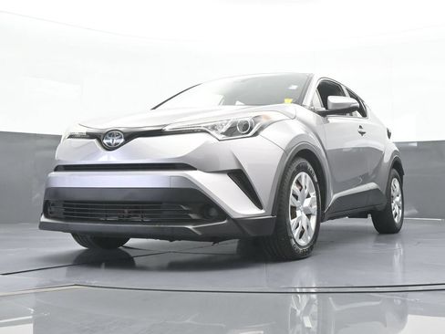 Used 2019 Toyota C-HR LE FWD image 48