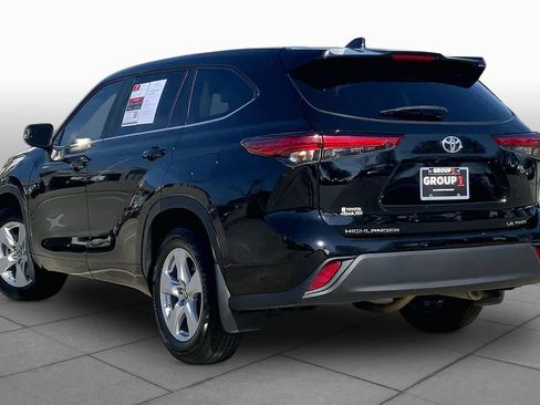 Used 2023 Toyota Highlander LE AWD/4WD image 21