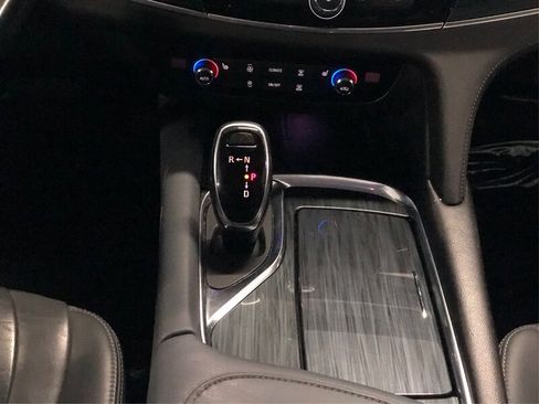 Used 2020 Buick Enclave Essence FWD image 28