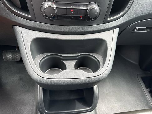 Used 2023 Mercedes-Benz Metris image 32