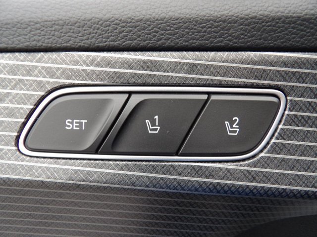 Certified 2023 Hyundai Palisade Limited w/ Cargo Package AWD/4WD image 17