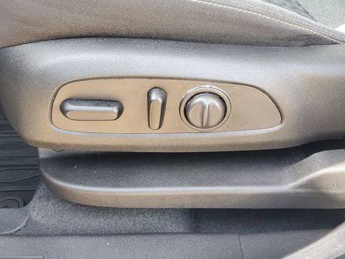 Used 2023 Chevrolet Equinox LT image 8