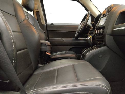 Used 2017 Jeep Patriot High Altitude FWD image 21