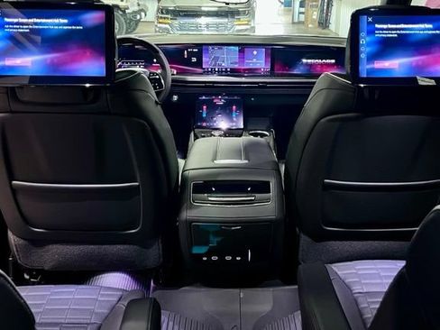 Used 2026 Cadillac Escalade V w/ LPO, ONYX Package AWD/4WD image 21