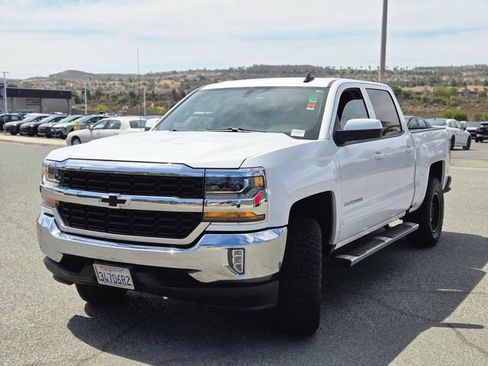 Used 2018 Chevrolet Silverado 1500 LT w/ All Star Edition RWD image 12