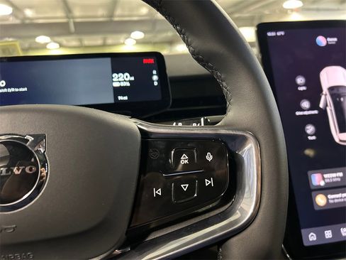 New 2025 Volvo EX90 Plus image 14