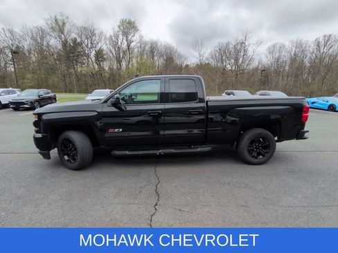 Used 2017 Chevrolet Silverado 1500 LT w/ Midnight Edition image 2