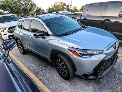 Used 2025 Toyota Corolla Cross AWD Hybrid image 7
