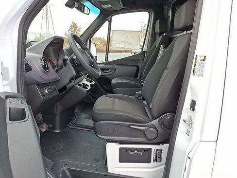 Used 2026 Mercedes-Benz Sprinter 2500 image 12