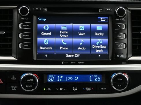 Used 2016 Toyota Highlander XLE AWD/4WD image 9