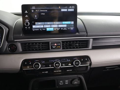 Used 2023 Honda Pilot Elite image 57