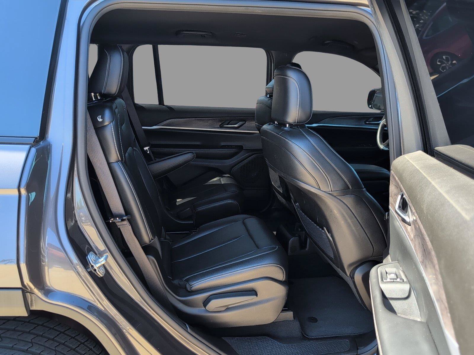 Used 2024 Jeep Grand Cherokee L Limited w/ Black Appearance Package RWD image 24