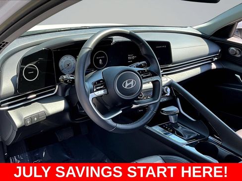 Used 2025 Hyundai Elantra Limited FWD image 18