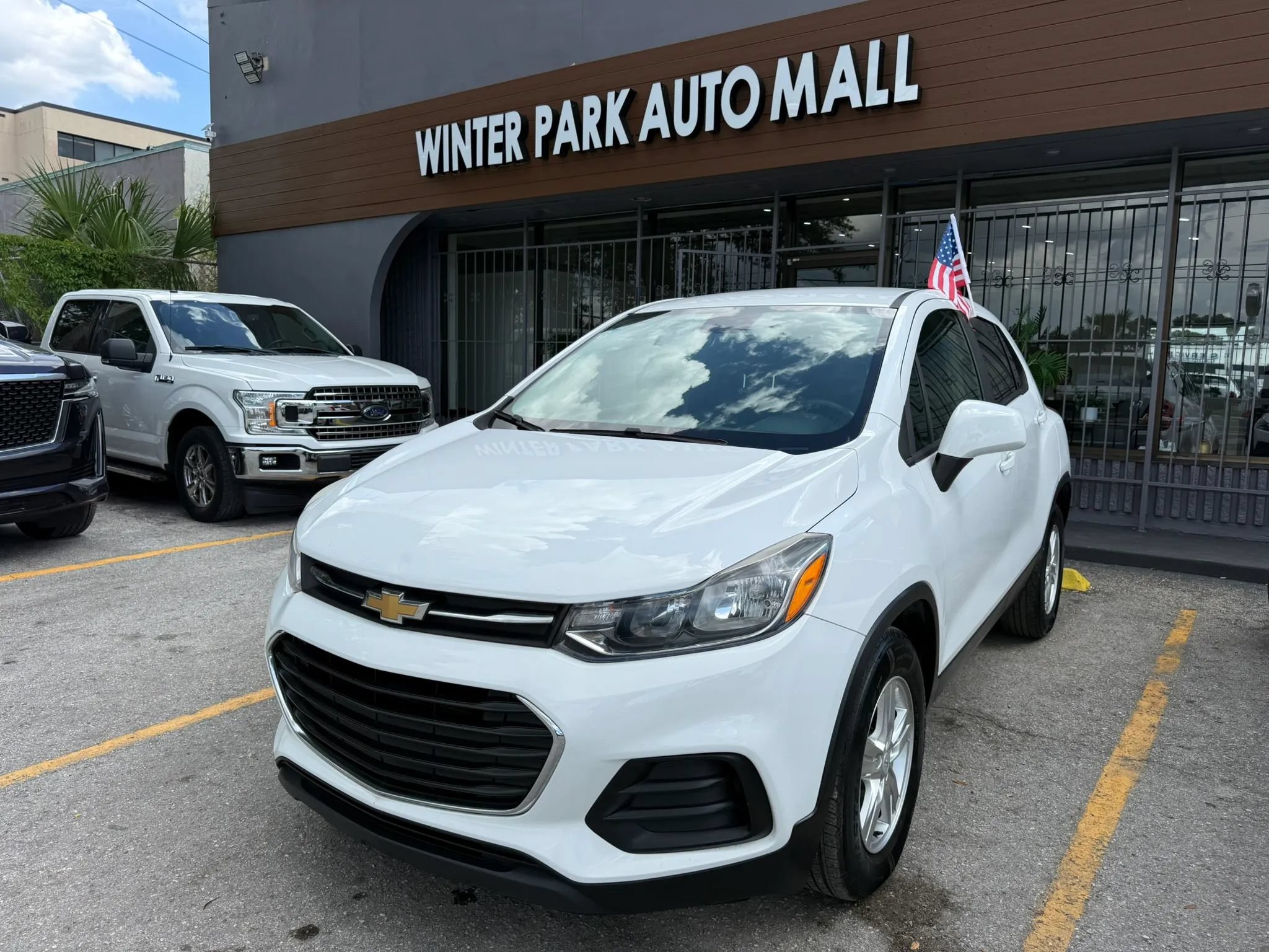 Used 2021 Chevrolet Trax LS w/ Tint and Cruise Package FWD image 1