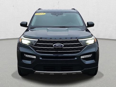 Used 2022 Ford Explorer XLT w/ Equipment Group 202A image 2