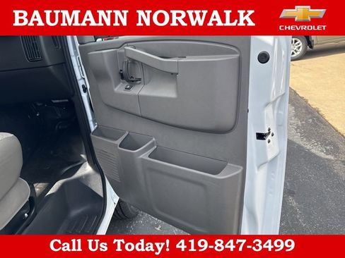 New 2026 Chevrolet Express 2500 Extended RWD image 46