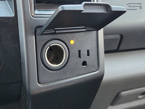 Used 2019 Ford F250 XLT w/ XLT Premium Package image 10