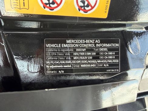 Used 2022 Mercedes-Benz Sprinter 4500 w/ Parking Package image 29