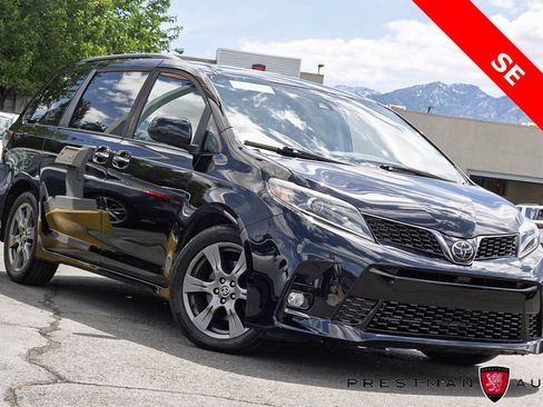 Used 2020 Toyota Sienna SE w/ SE Preferred Package FWD image 1