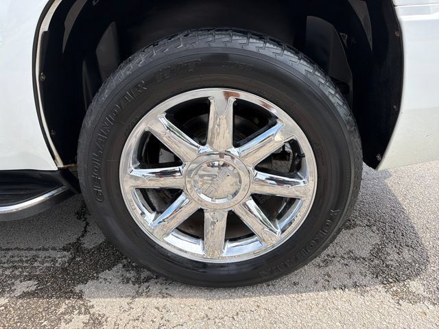 Used 2009 GMC Yukon Denali RWD image 31