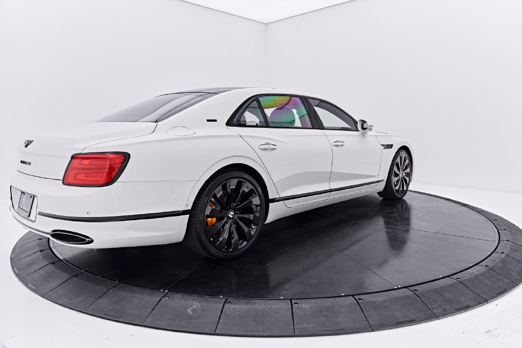 Used 2025 Bentley Flying Spur Plug-In Hybrid AWD/4WD image 12