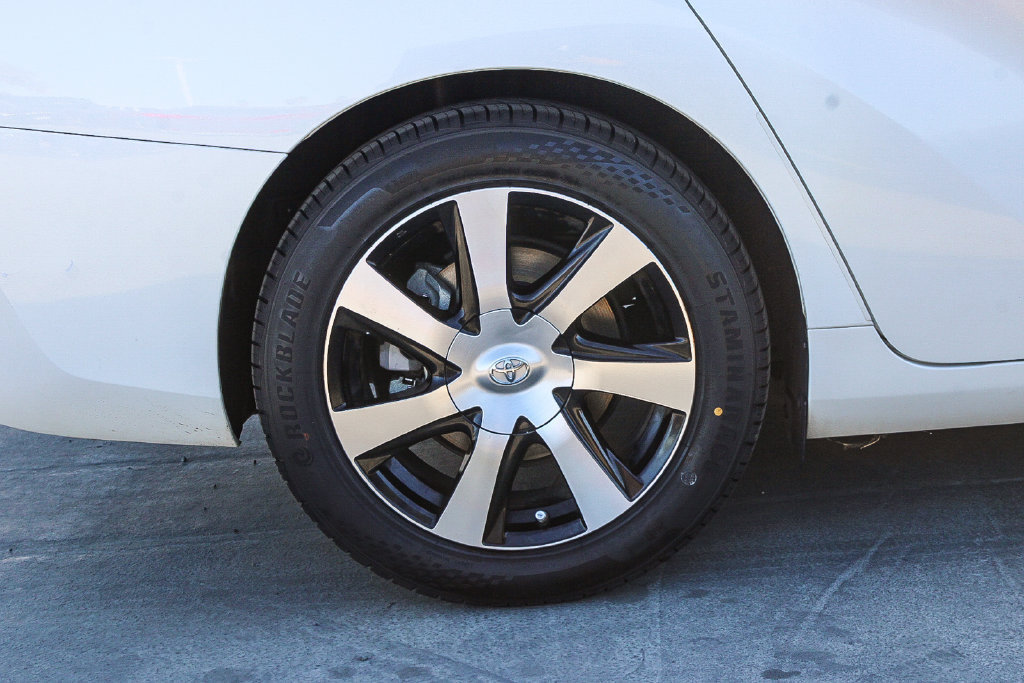 Used 2018 Toyota Mirai FWD image 12