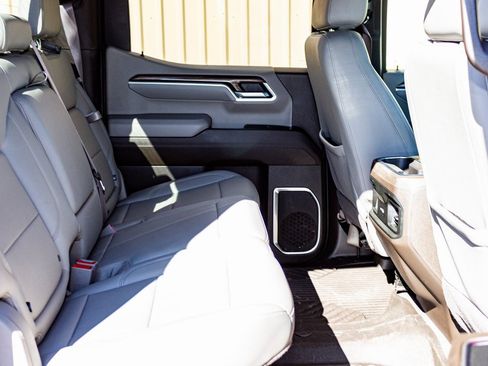 Used 2022 Chevrolet Silverado 1500 LT Trail Boss w/ LT Trail Boss Premium Package image 27