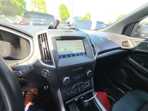Used 2020 Ford Edge ST-Line FWD image 11