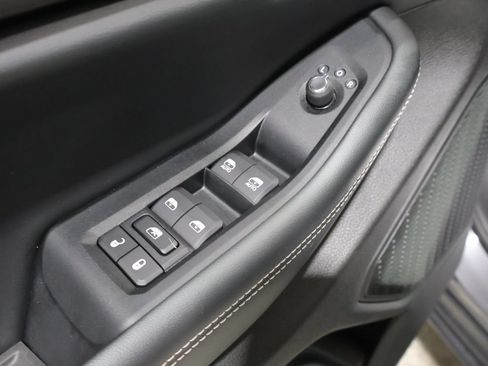 Used 2023 Jeep Grand Cherokee Altitude AWD/4WD image 15
