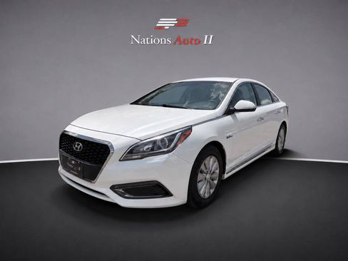 Used 2016 Hyundai Sonata SE FWD image 1