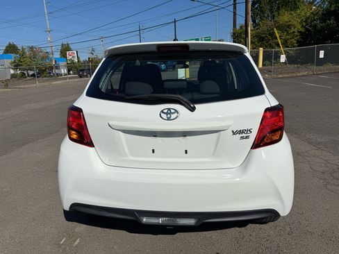 Used 2017 Toyota Yaris SE image 6