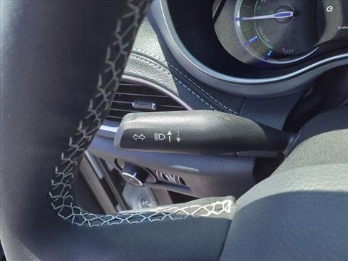 New 2023 Chrysler Pacifica Touring-L w/ S Appearance Package image 11