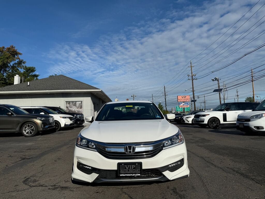 Used 2016 Honda Accord Sport image 2