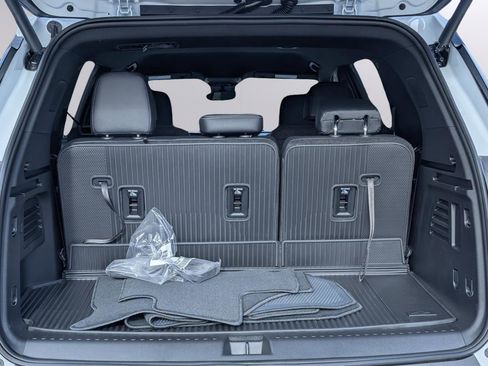 New 2026 Chevrolet Traverse RS FWD image 19