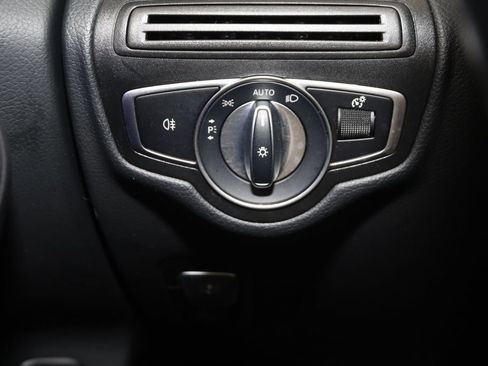 Used 2022 Mercedes-Benz GLC 300 4MATIC w/ Driver Assistance Package image 35