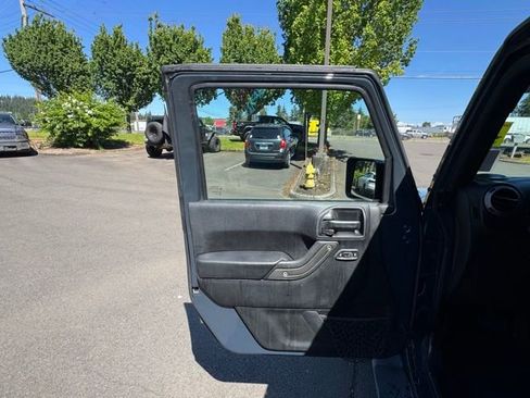 Used 2016 Jeep Wrangler Unlimited Sport w/ Quick Order Package 24S AWD/4WD image 13