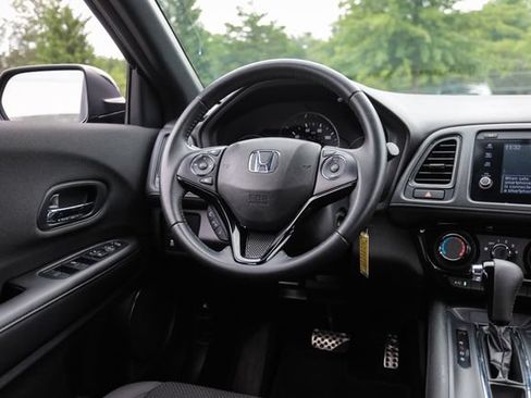 Used 2021 Honda HR-V Sport image 25