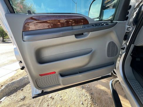 Used 2004 Ford F250 XLT image 13