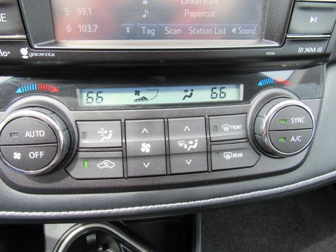Used 2016 Toyota RAV4 XLE AWD/4WD image 22