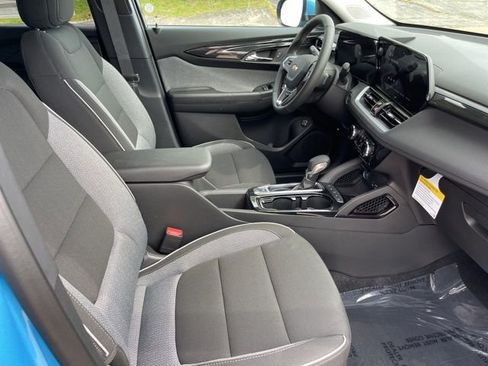 New 2025 Chevrolet TrailBlazer LT w/ Convenience Package FWD image 25