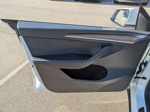Used 2023 Tesla Model Y Long Range AWD/4WD image 15